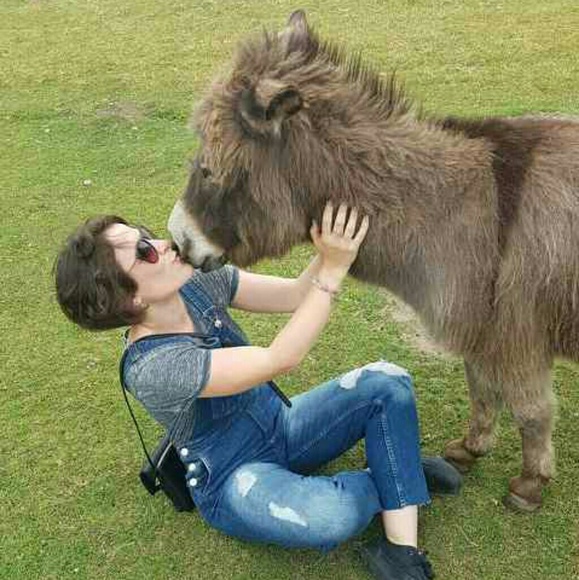 Meet your Posher, Sarah - Picture 1 of 1